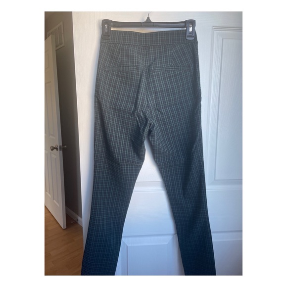 Hollister Checkered Pants - Picture 4 of 6